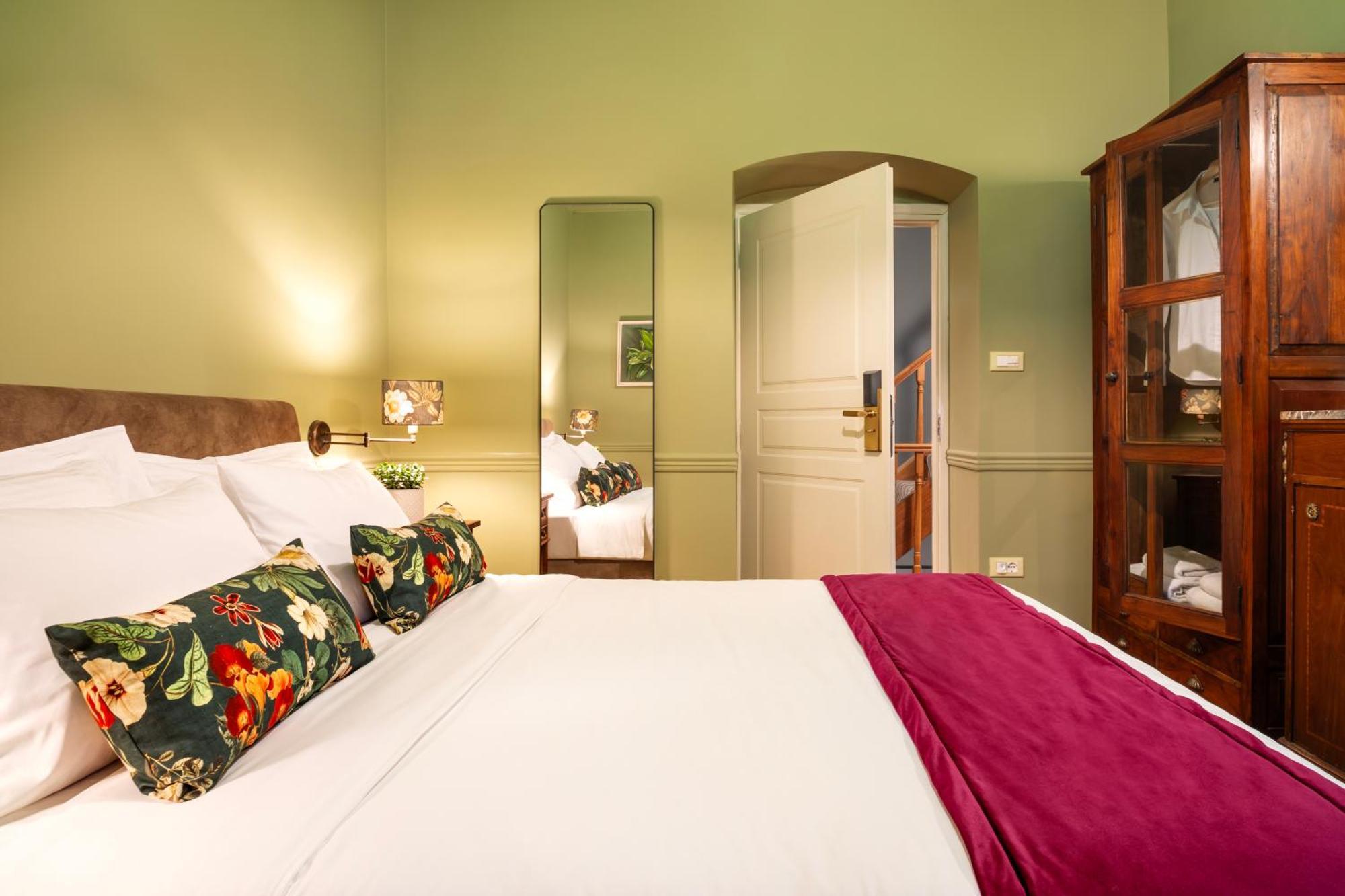Archontiko Parnassus Dadi Hotel Amfiklia Luaran gambar